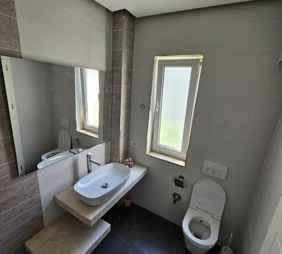 Botanic Park Apartments Tirana 0*,