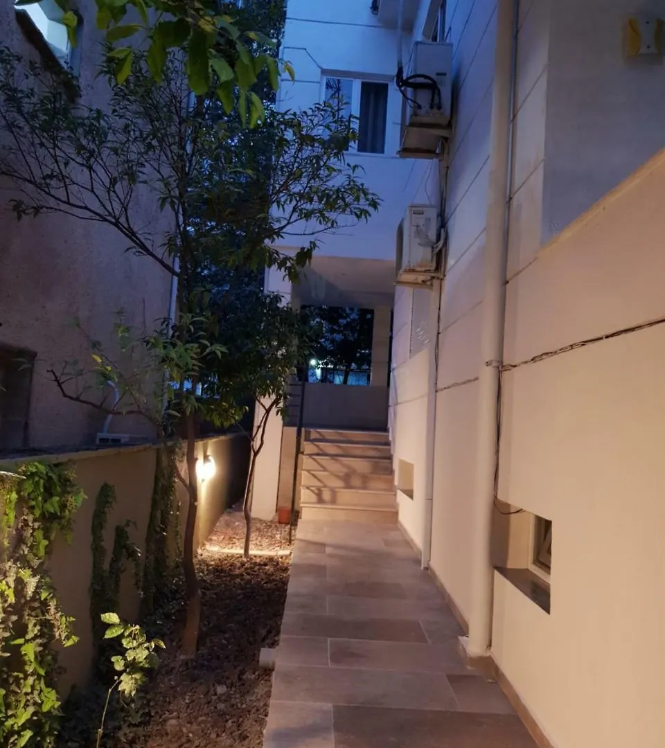 Botanic Park Apartments Tirana 0*,  Albania